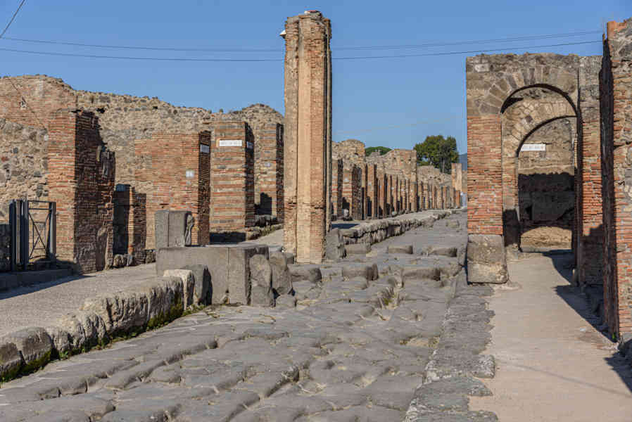 097 - Italia - Pompeya - parque arqueológico de Pompeya - calle.jpg